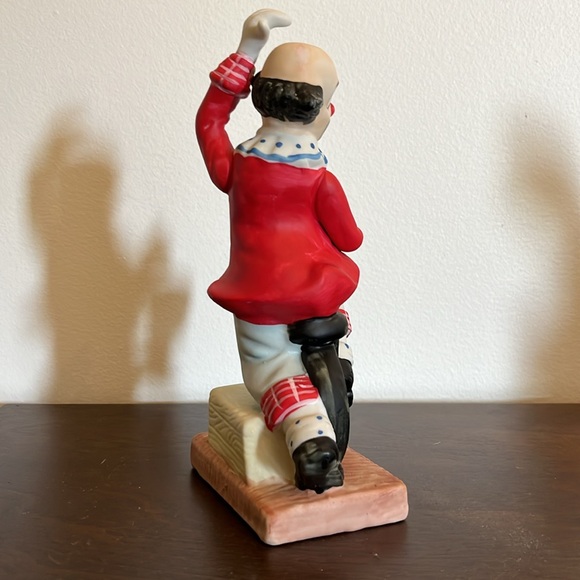 Clown on unicycle - Picture 4 of 4